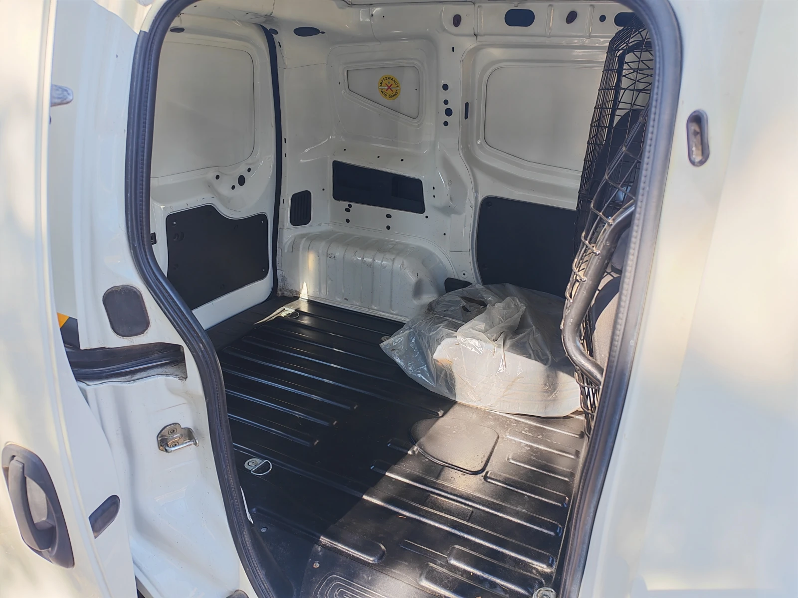 Peugeot Bipper 1.3D-КЛИМАТИК, снимка 11 - Автомобили и джипове - 53133883