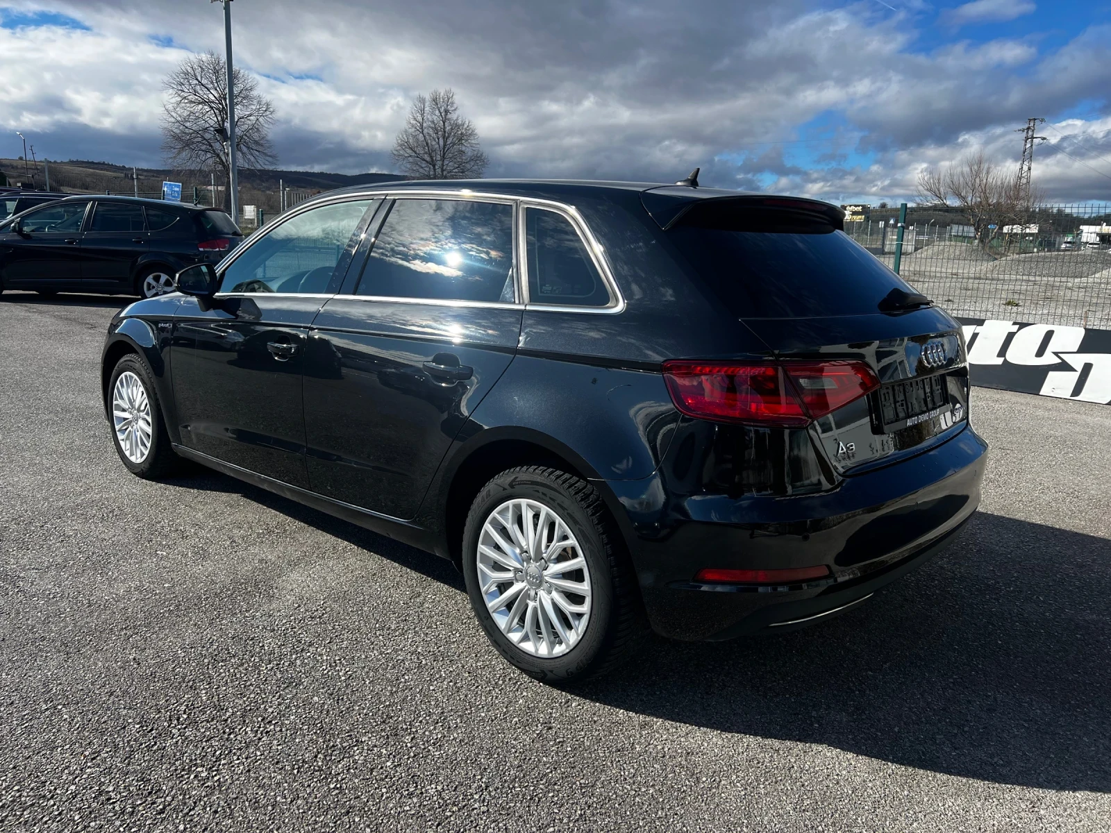 Audi A3 SPORTBACK G-TRON - изображение 5