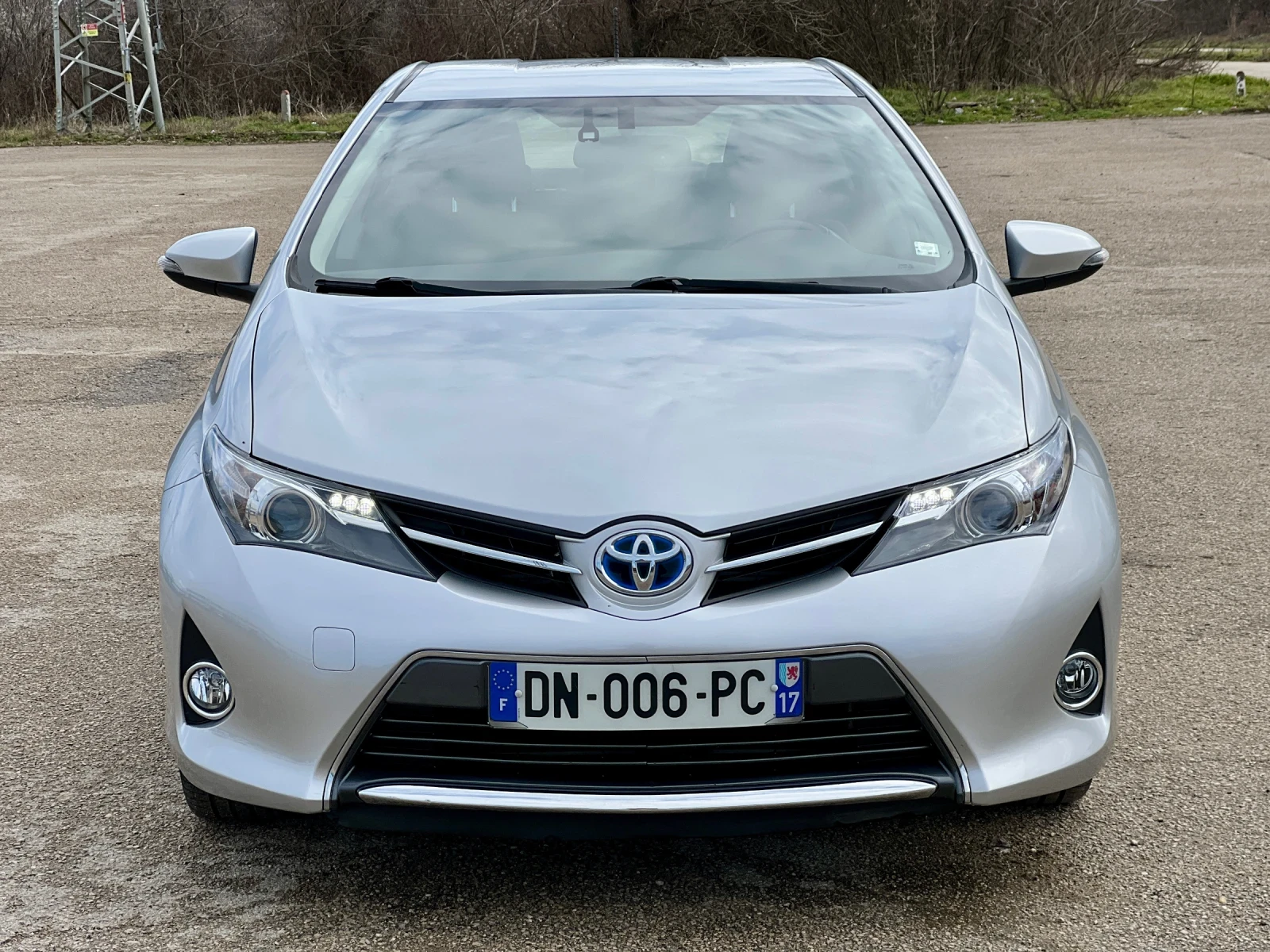 Toyota Auris Hybrid 136кс.  - изображение 2