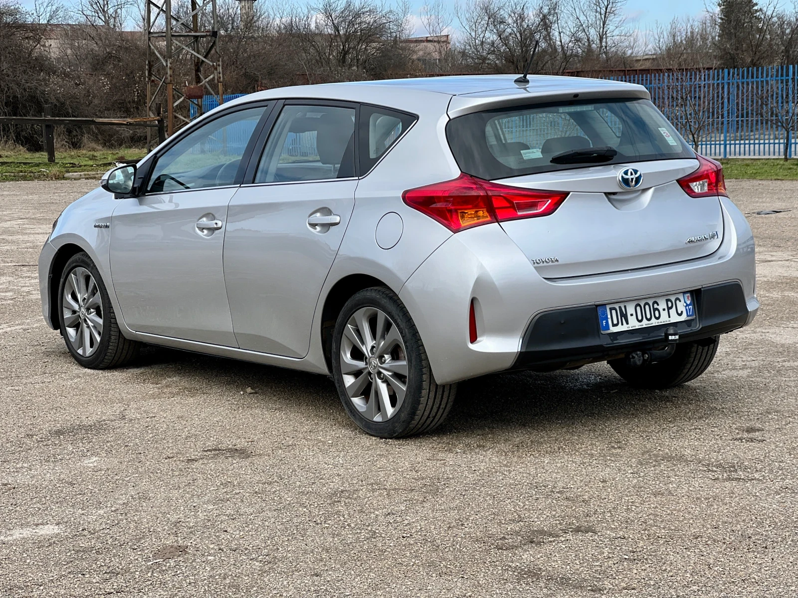 Toyota Auris Hybrid 136кс.  - изображение 4