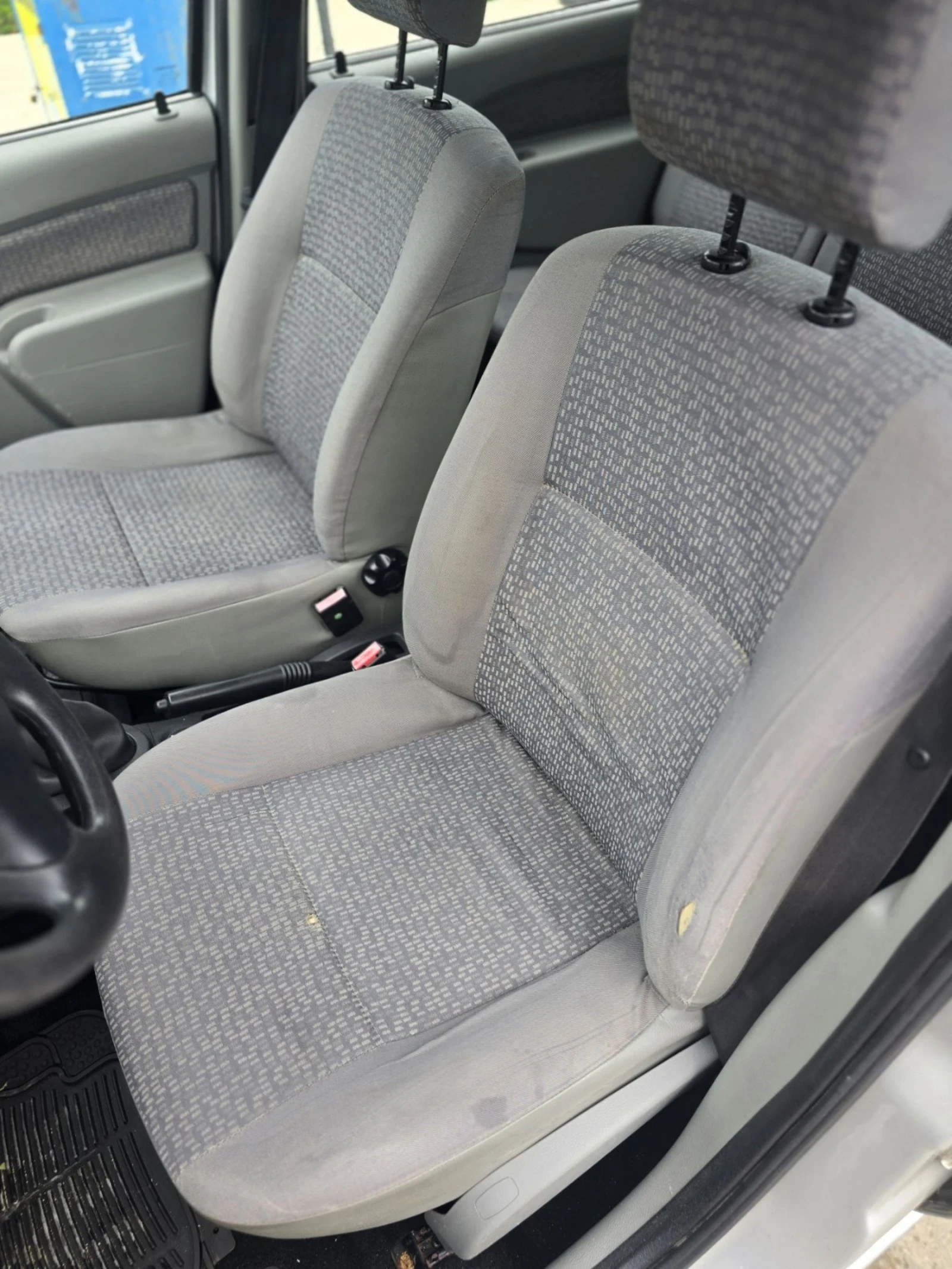 Dacia Logan 1.5 dci, снимка 12 - Автомобили и джипове - 54491491