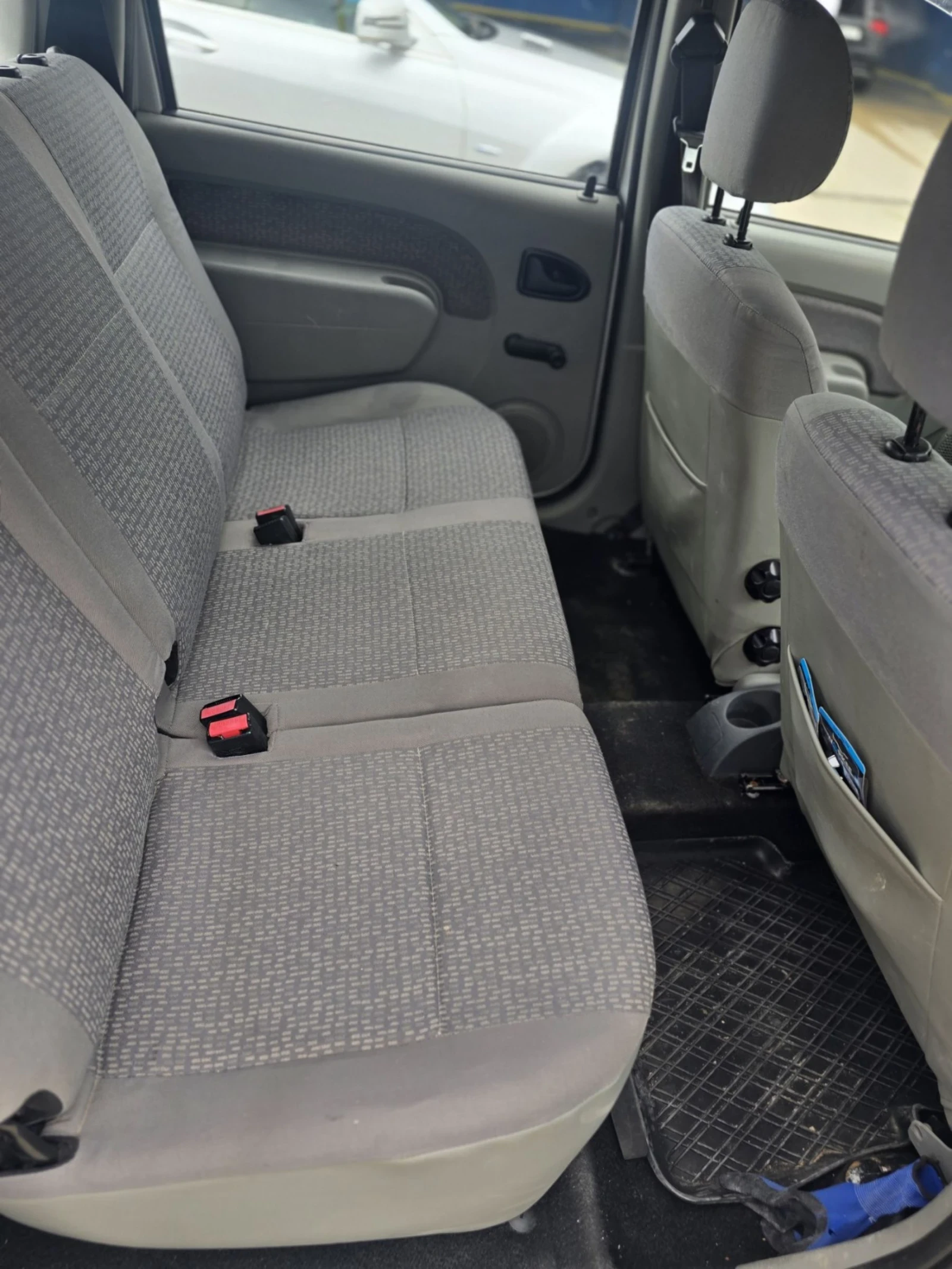 Dacia Logan 1.5 dci, снимка 14 - Автомобили и джипове - 54491491