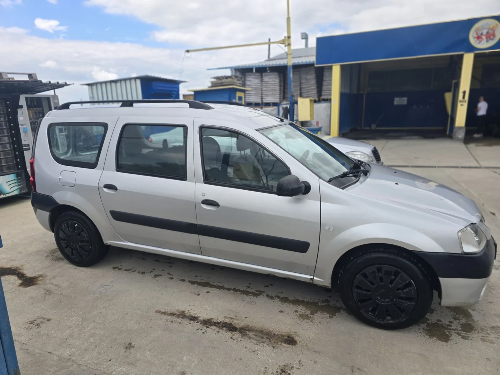 Dacia Logan 1.5 dci, снимка 5 - Автомобили и джипове - 54491491