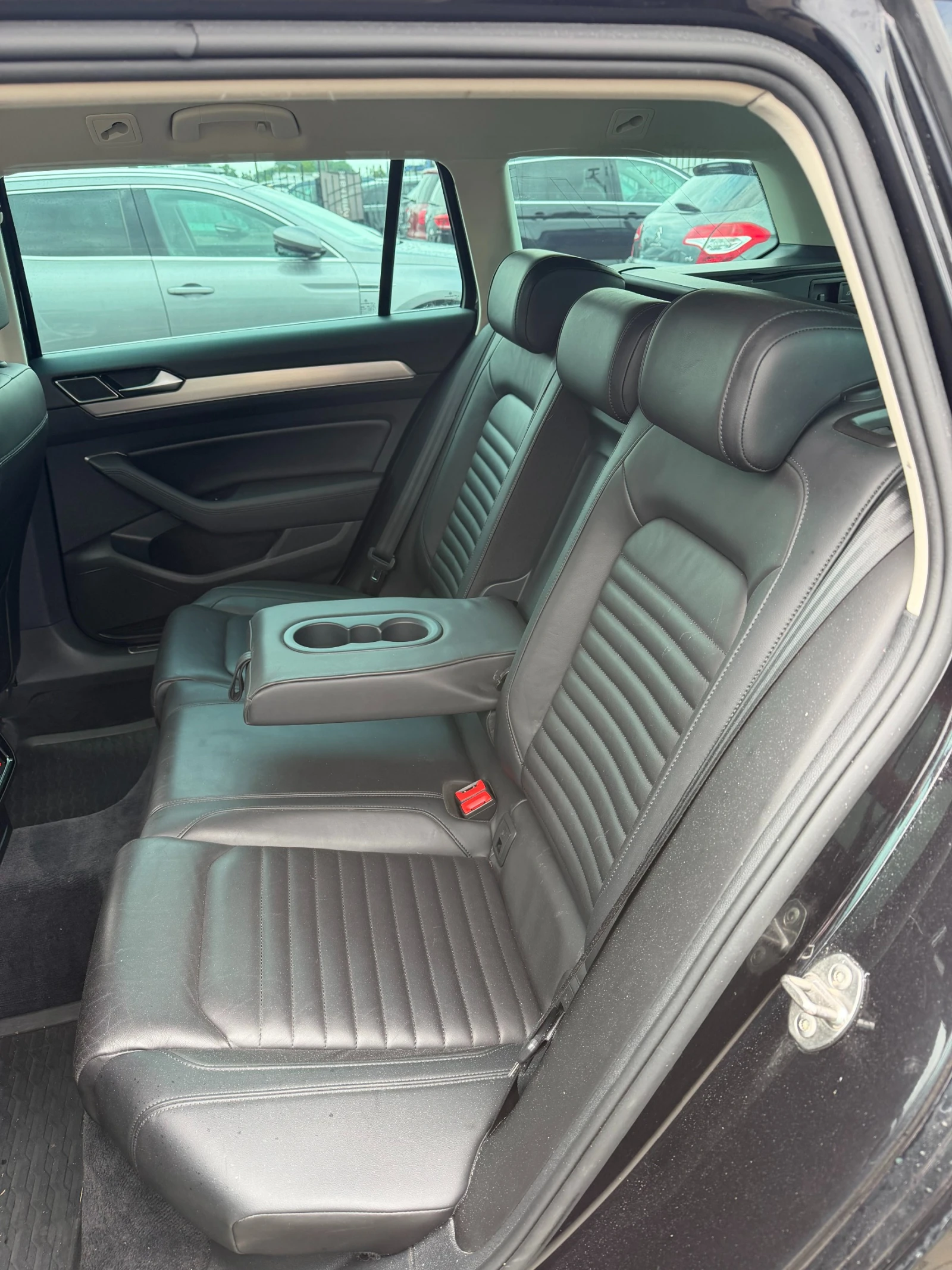 VW Passat 2.0TDI 4MOTION AVTOMAT/NAVI/KOJA EURO 6, снимка 10 - Автомобили и джипове - 54748073