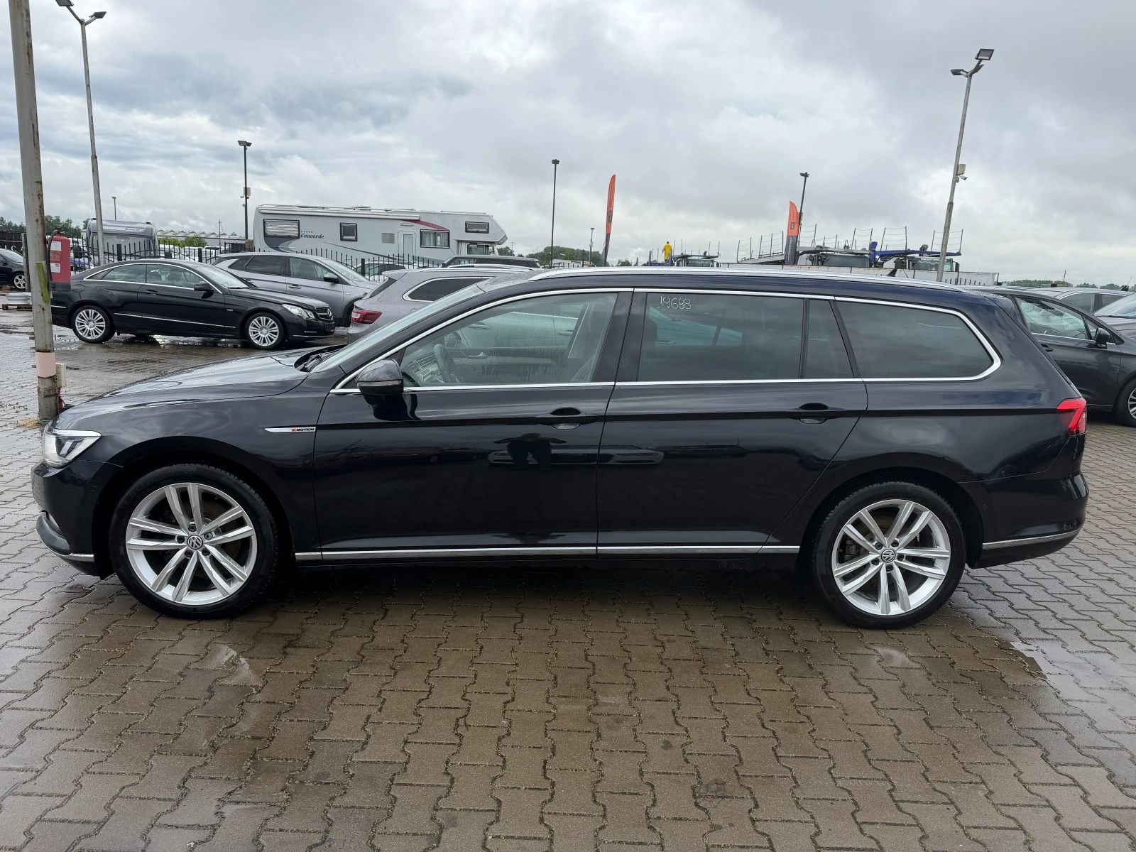 VW Passat 2.0TDI 4MOTION AVTOMAT/NAVI/KOJA EURO 6, снимка 9 - Автомобили и джипове - 54748073