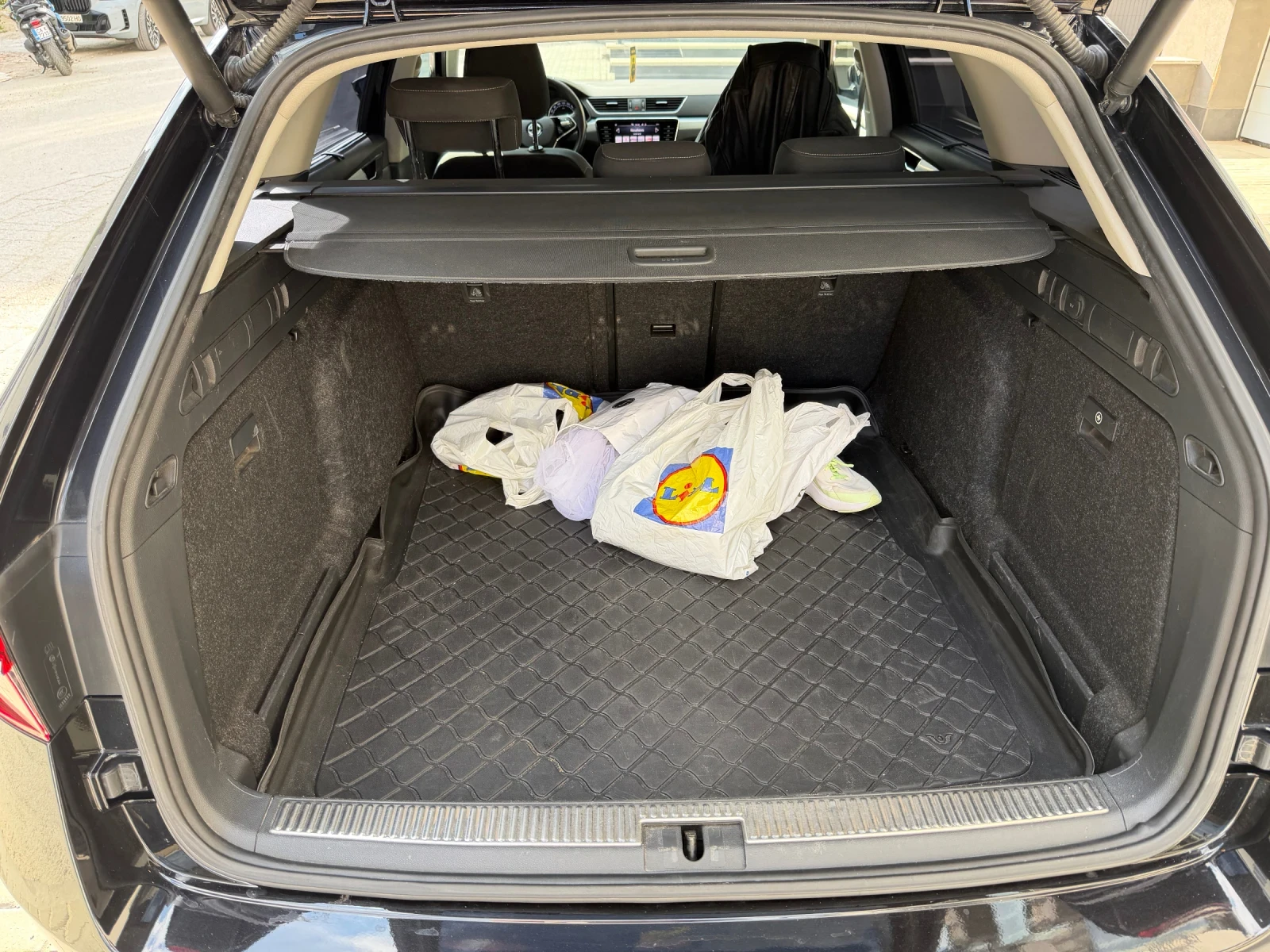 Skoda Superb FACE LIFT MATRIX BI-LED, снимка 12 - Автомобили и джипове - 55284014