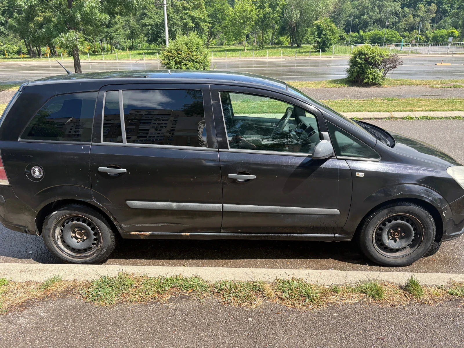 Opel Zafira Газов Инжекцион, снимка 2 - Автомобили и джипове - 55941816