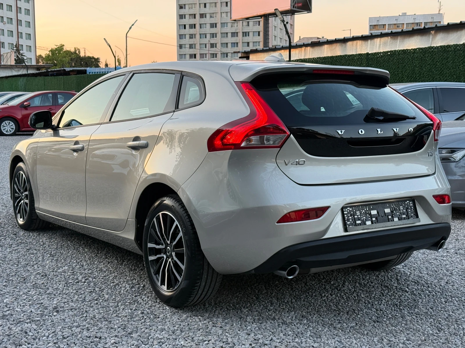 Volvo V40 T3/2.0i/152hp/88 000km/2019/FACE, снимка 5 - Автомобили и джипове - 56021518
