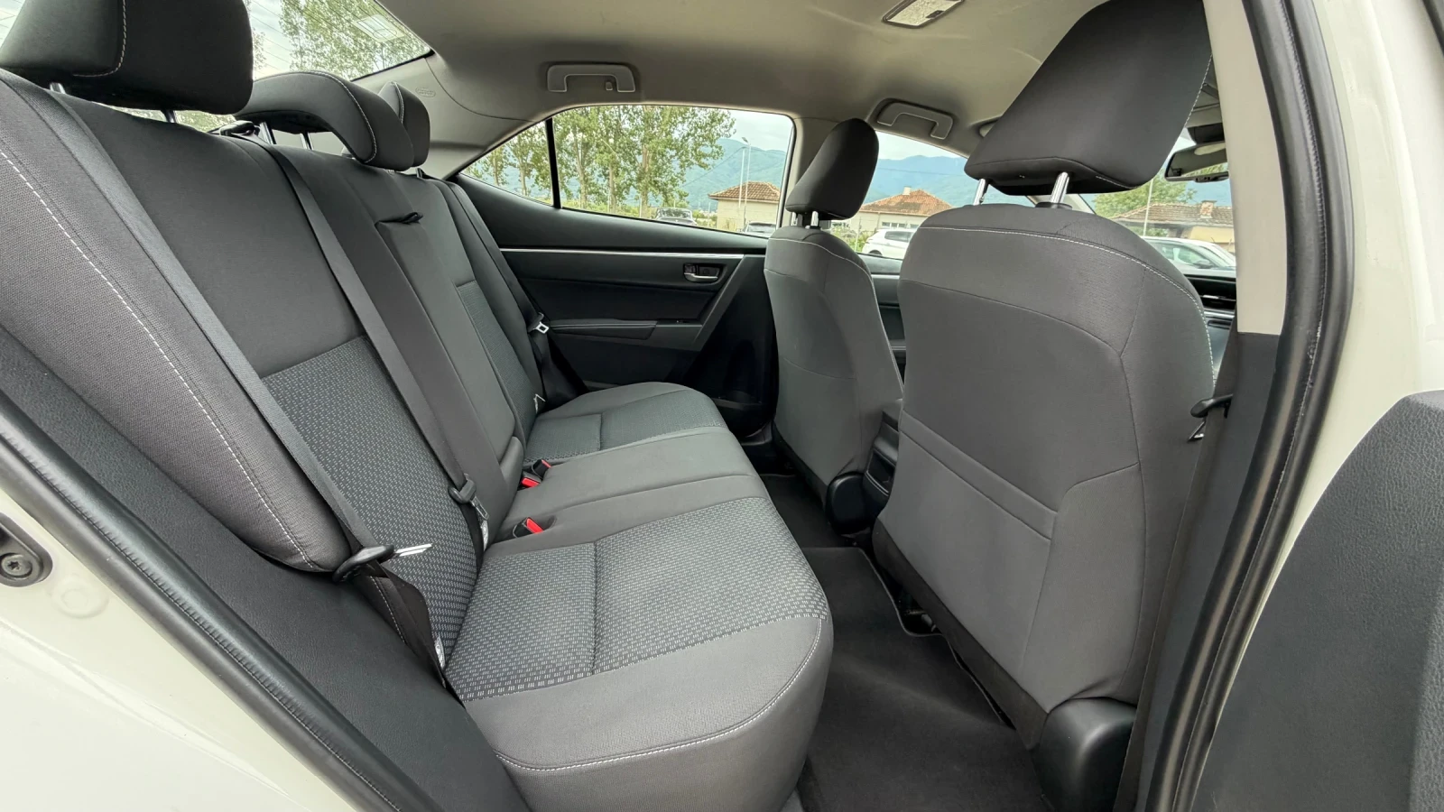 Toyota Corolla 1.4D4D ЗАКУПЕНА ОТ БЪЛГАРИЯ, снимка 11 - Автомобили и джипове - 56250684