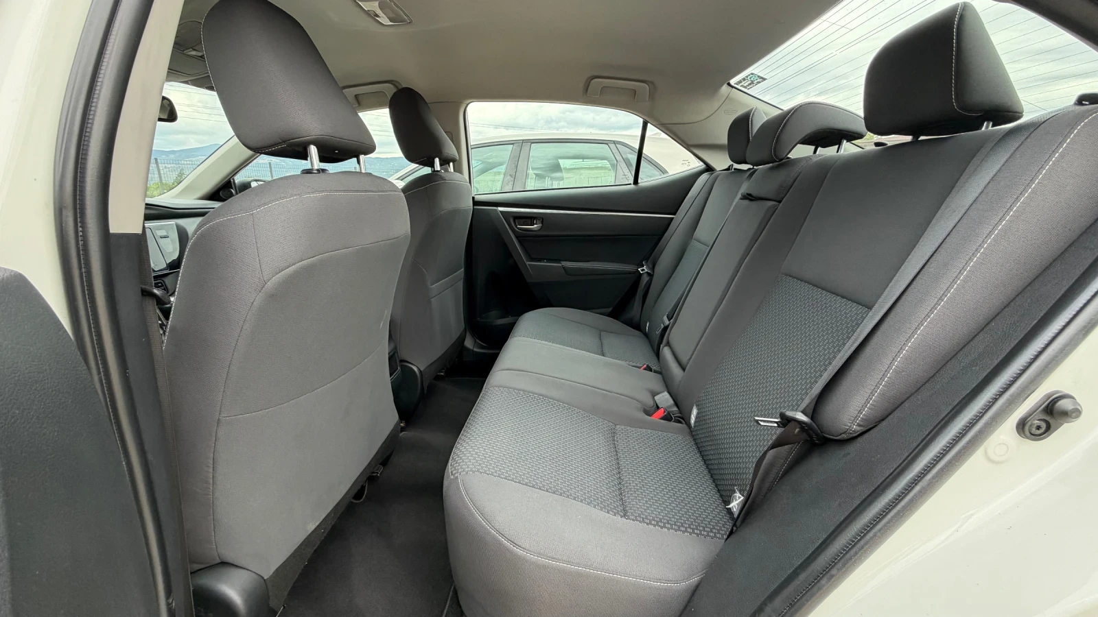 Toyota Corolla 1.4D4D ЗАКУПЕНА ОТ БЪЛГАРИЯ, снимка 9 - Автомобили и джипове - 56250684
