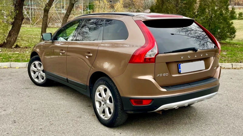 Volvo XC60 2.4D 6AT AWD, снимка 6 - Автомобили и джипове - 47166046