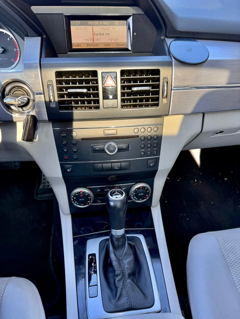 Mercedes-Benz GLK 320 CDI 4MATIC, снимка 10 - Автомобили и джипове - 48052139