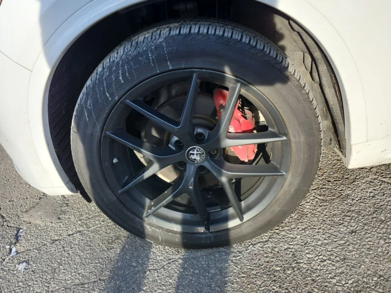 Alfa Romeo Stelvio CARFAX* АВТОФИНАНСИРАНЕ* БЕЗ ПЪРВОНАЧАЛНА ВНОСКА* , снимка 6 - Автомобили и джипове - 52746776