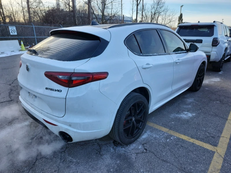 Alfa Romeo Stelvio CARFAX* АВТОФИНАНСИРАНЕ* БЕЗ ПЪРВОНАЧАЛНА ВНОСКА* , снимка 3 - Автомобили и джипове - 52746776