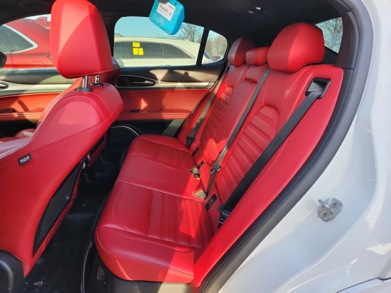 Alfa Romeo Stelvio CARFAX* АВТОФИНАНСИРАНЕ* БЕЗ ПЪРВОНАЧАЛНА ВНОСКА* , снимка 12 - Автомобили и джипове - 52746776