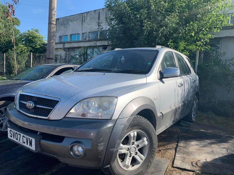 Kia Sorento 2.5CRDI 3бр, снимка 4 - Автомобили и джипове - 30387205