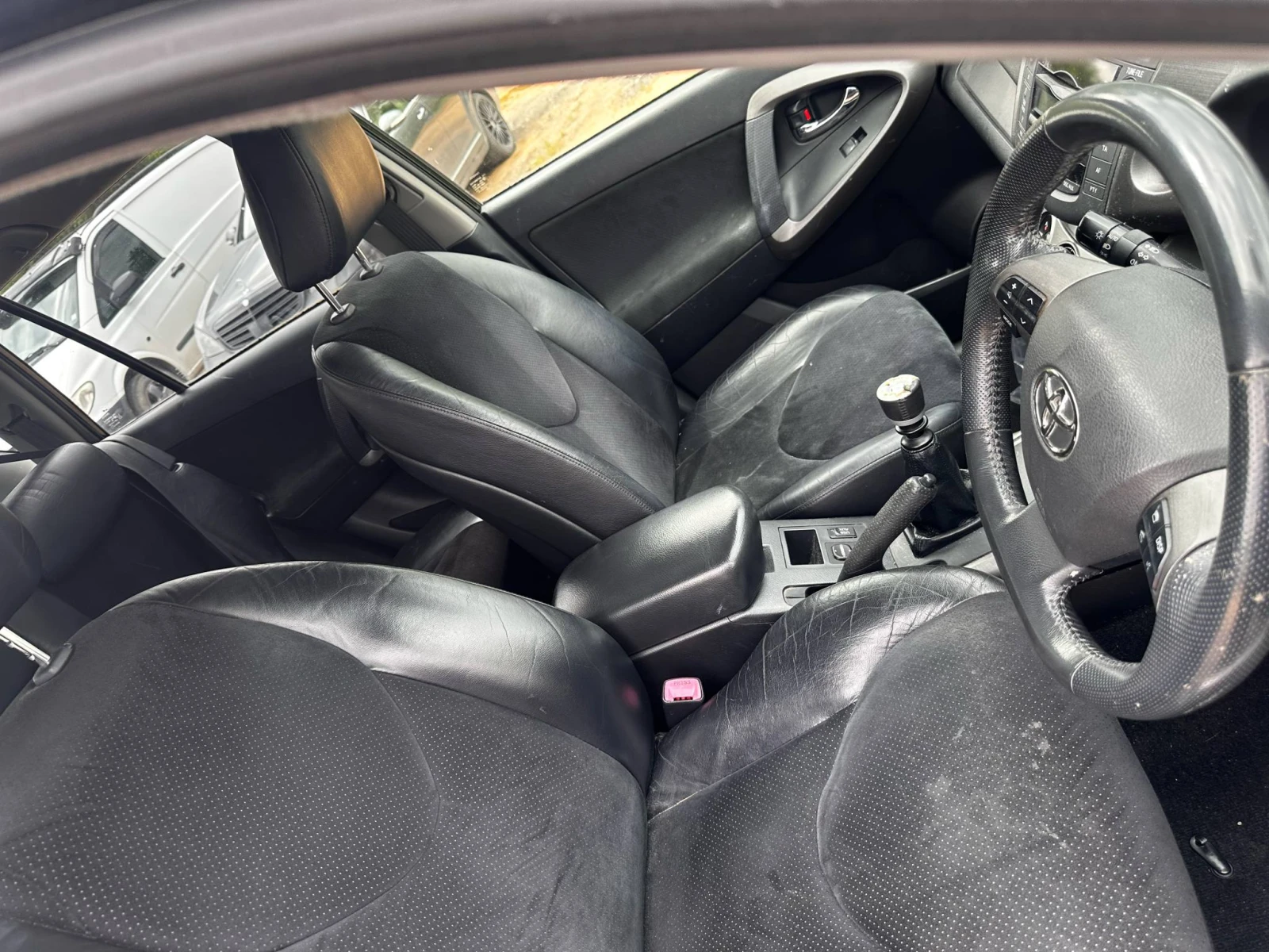 Toyota Rav4 2.2 D-4D (150 к.с.) 4x4 дизел - изображение 7