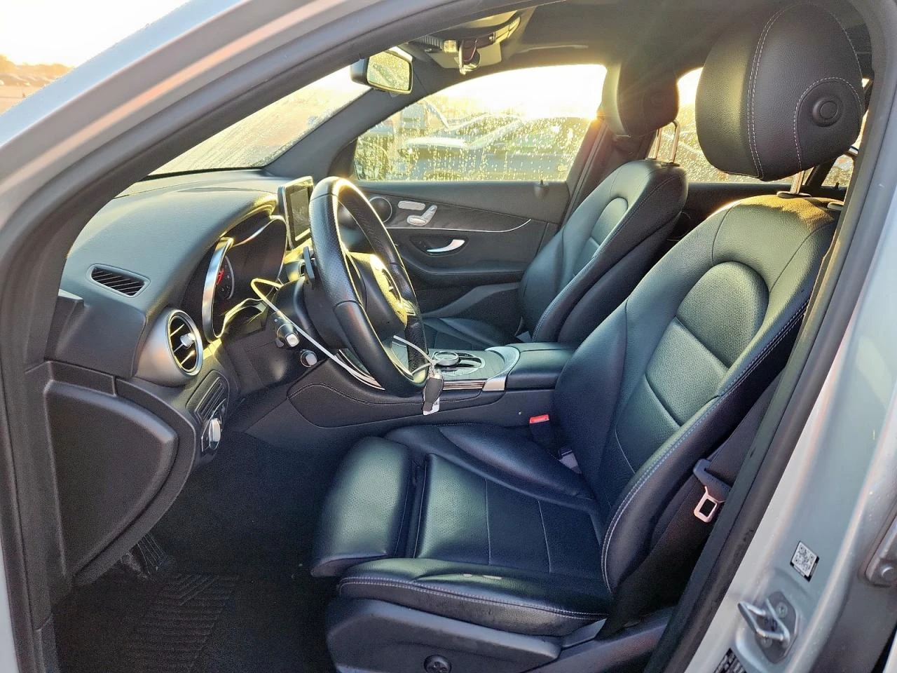 Mercedes-Benz GLC 300 ПОДГРЕВ* КАМЕРА* КЕЙЛЕС* LANE* ASSIST - изображение 9