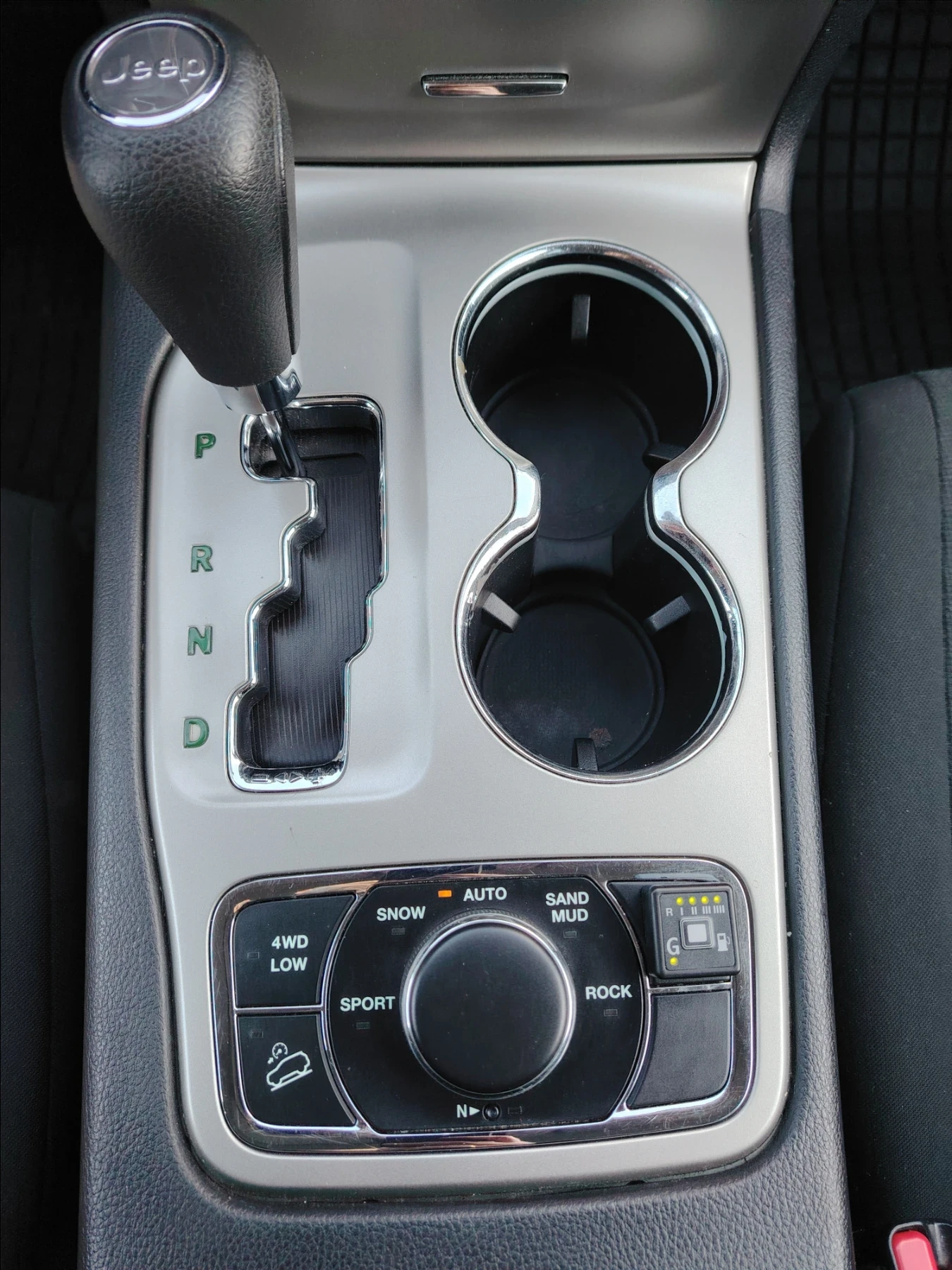 Jeep Grand cherokee WK2 3.6 286к.с. LPG , снимка 9 - Автомобили и джипове - 53596065