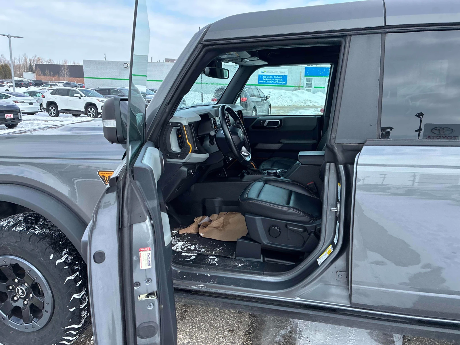 Ford Bronco Base 4 Door Advanced 4x4, снимка 11 - Автомобили и джипове - 53722347