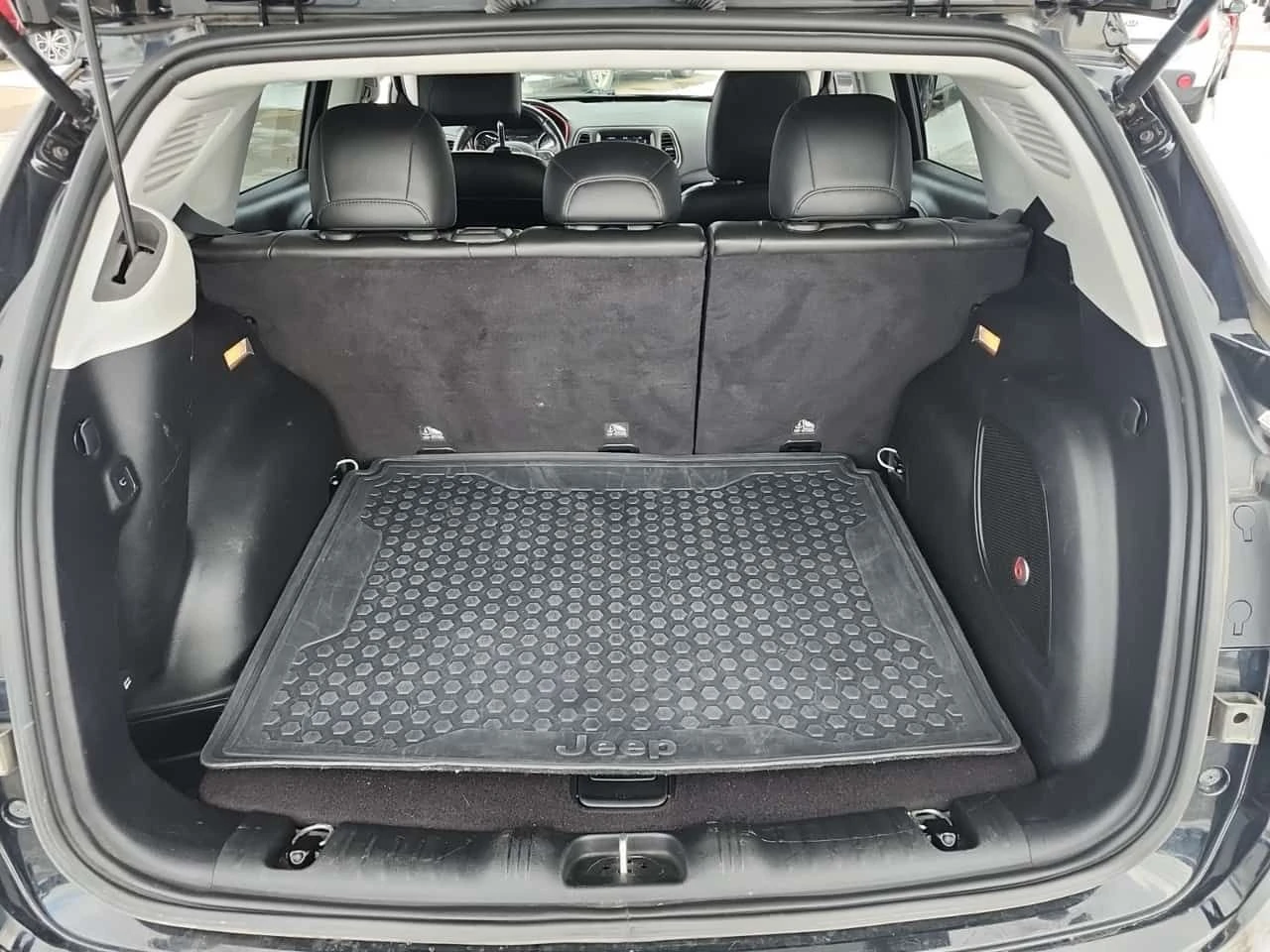 Jeep Compass * TRAILHAWK * 2 КЛЮЧА * ПОДГРЕВИ * CARFAX, снимка 14 - Автомобили и джипове - 54024472