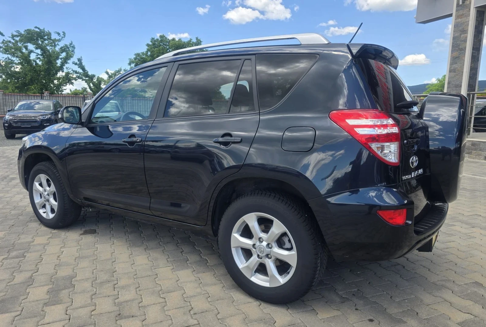 Toyota Rav4 2.2D4D, снимка 4 - Автомобили и джипове - 54714322