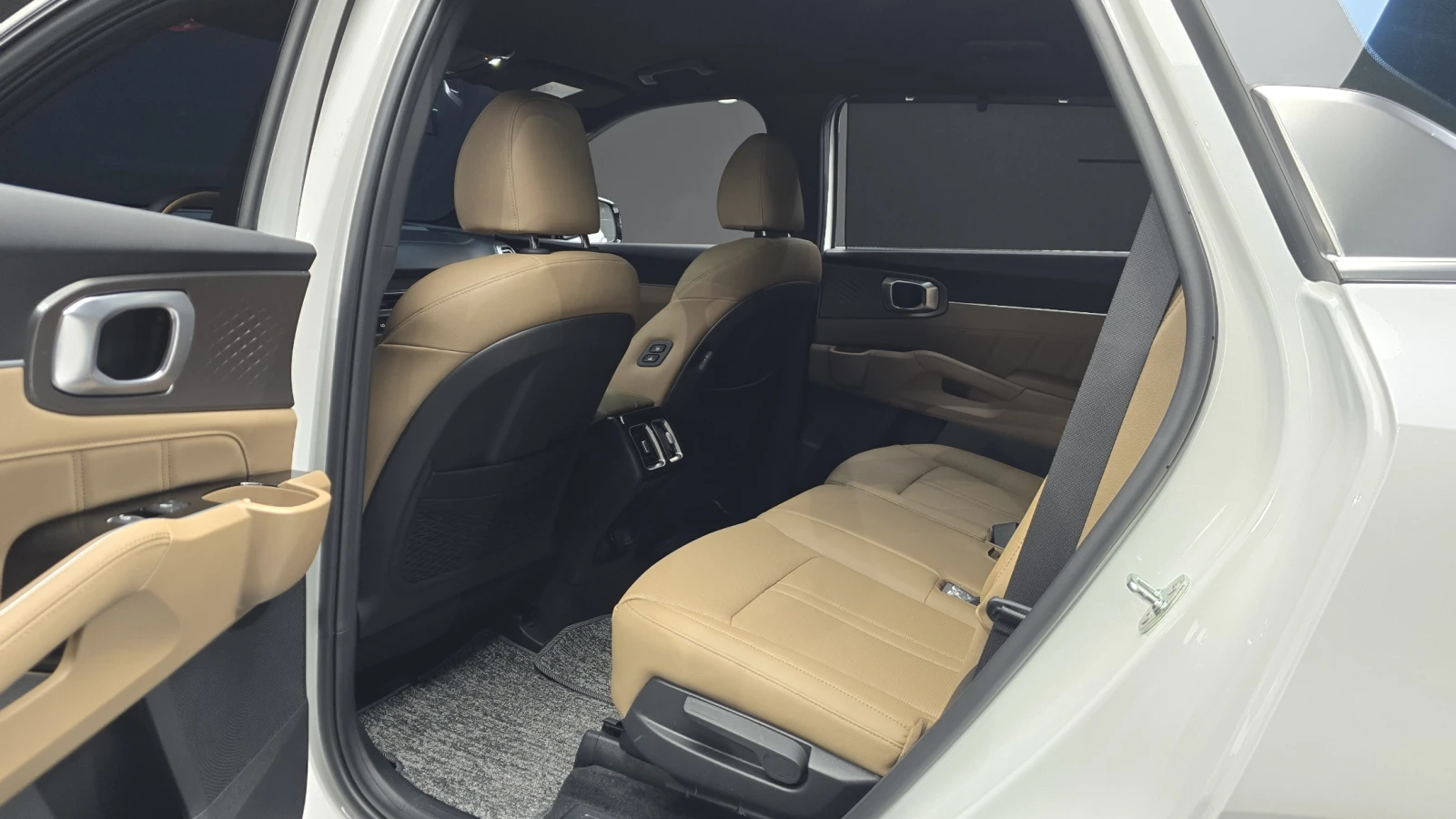 Kia Sorento 2025* NOBLESSE* ОБДУХ* DIS* 360* КРАЙНА ЦЕНА, снимка 14 - Автомобили и джипове - 54975283