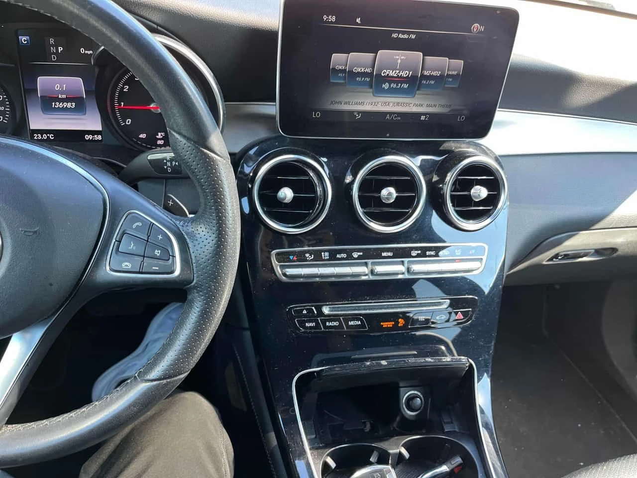 Mercedes-Benz GLC 300 * CARFAX * ЦЕНА ДО БГ, снимка 10 - Автомобили и джипове - 55314989