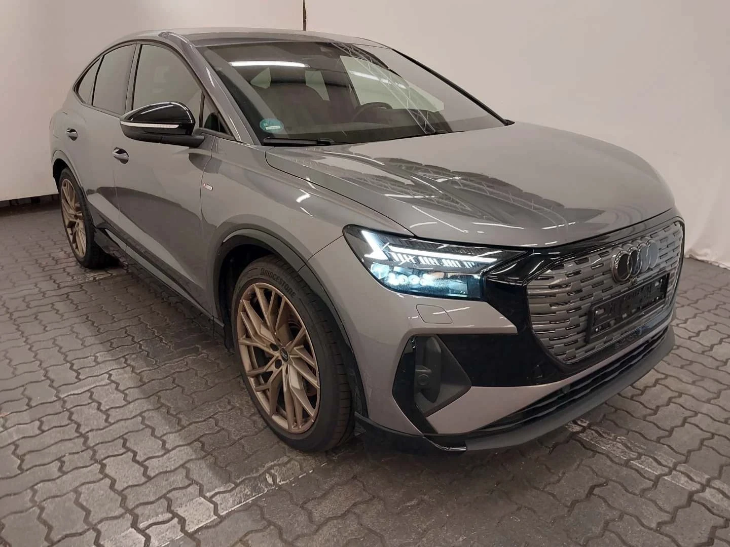 Audi Q4 Sportback e-tron 50 quattro S-line MATRIX LED, снимка 2 - Автомобили и джипове - 55656387