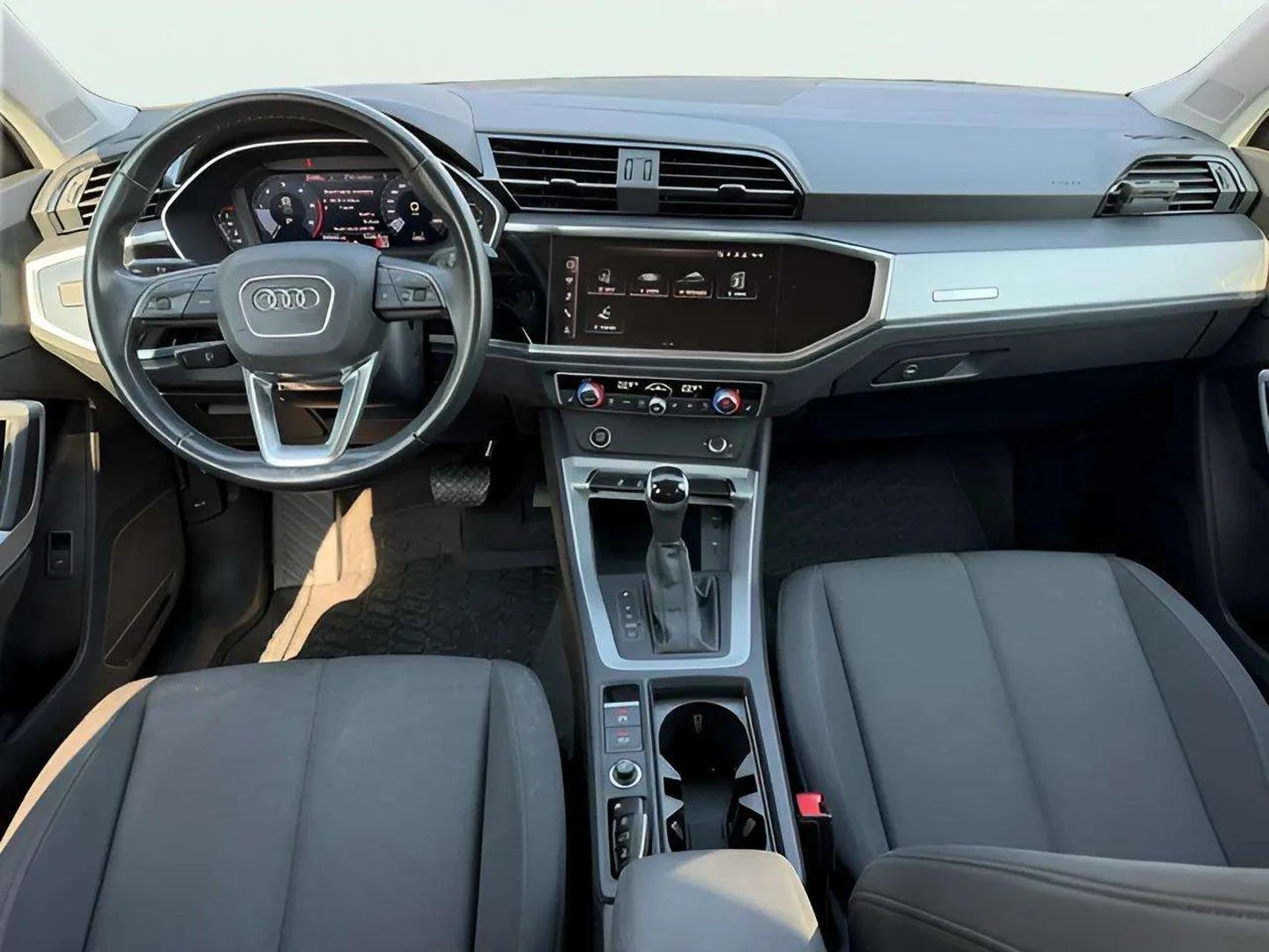 Audi Q3, снимка 7 - Автомобили и джипове - 56420887