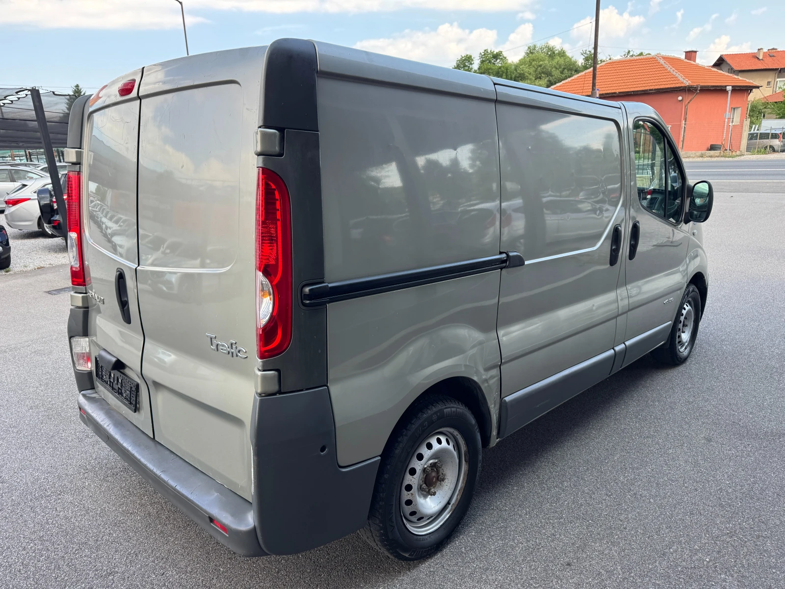 Renault Trafic 2.5D* КЛИМАТИК* НОВ ВНОС, снимка 4 - Бусове и автобуси - 55152276