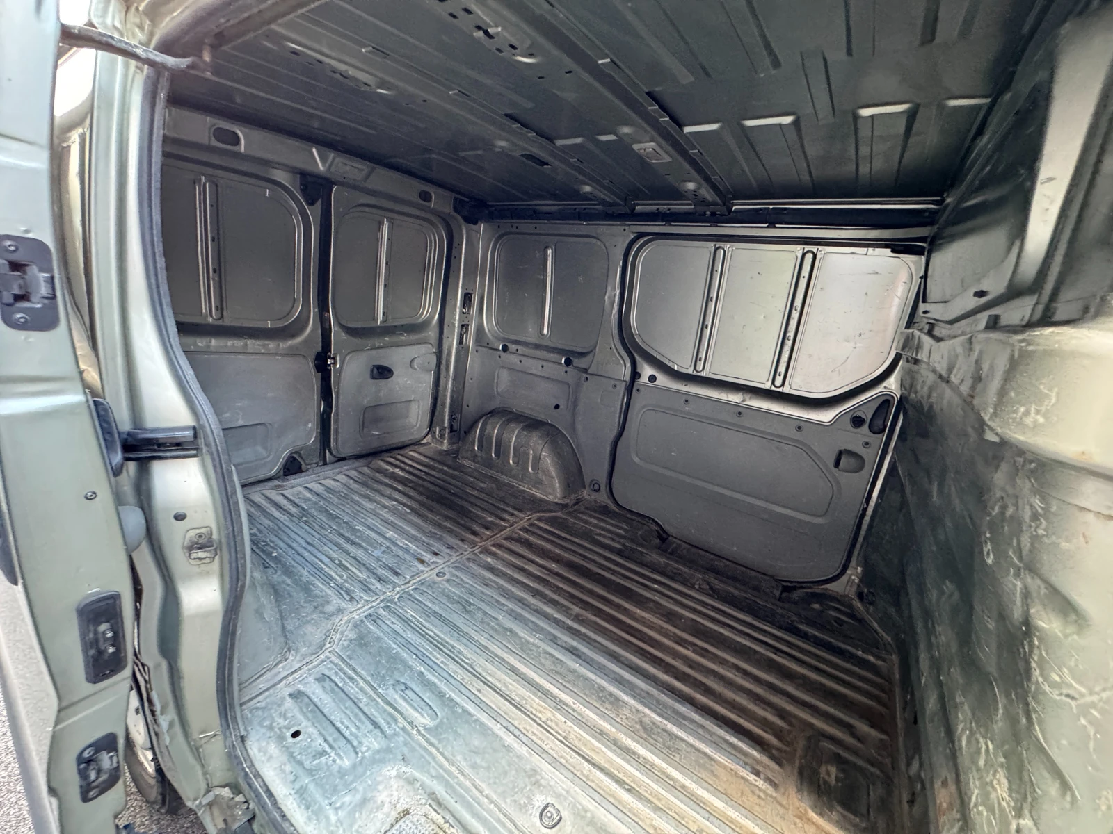 Renault Trafic 2.5D* КЛИМАТИК* НОВ ВНОС, снимка 12 - Бусове и автобуси - 55152276