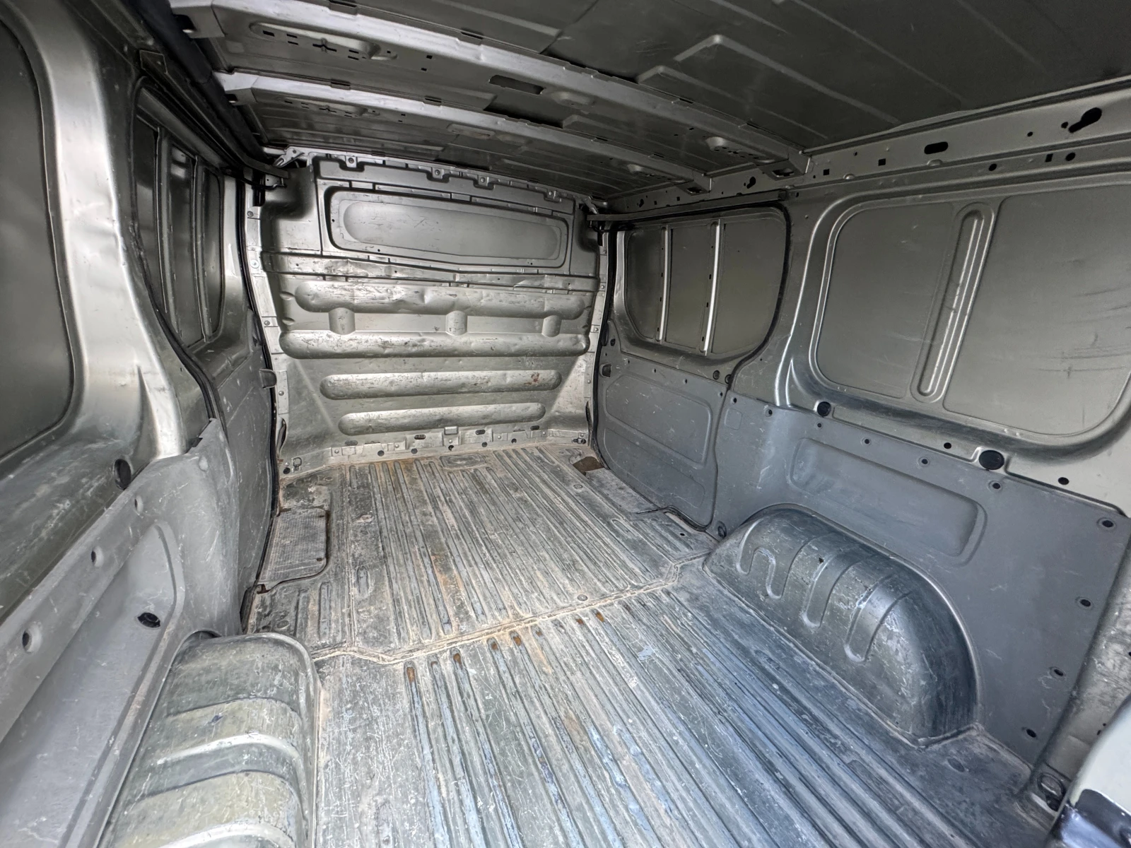 Renault Trafic 2.5D* КЛИМАТИК* НОВ ВНОС, снимка 11 - Бусове и автобуси - 55152276