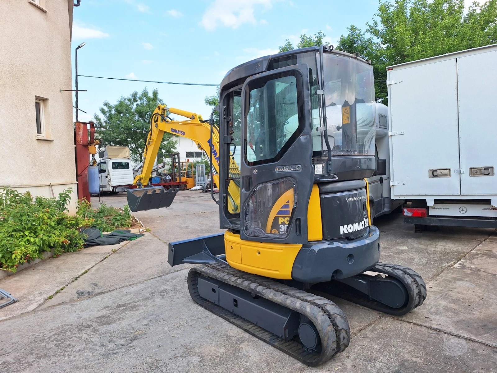 Багер Komatsu PC30MR/3T. - изображение 2