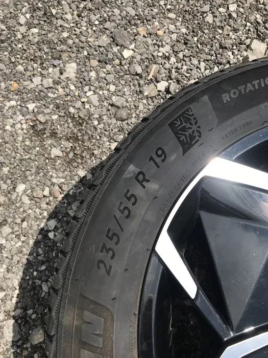 Гуми с джанти Michelin 235/55R19, снимка 5 - Гуми и джанти - 56233279