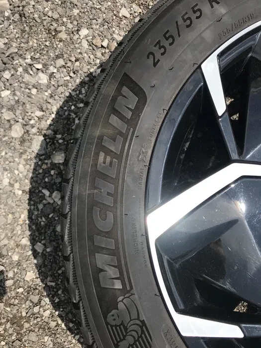 Гуми с джанти Michelin 235/55R19, снимка 6 - Гуми и джанти - 56233279