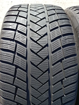 Гуми Зимни 245/40R18, снимка 2 - Гуми и джанти - 47677115