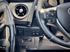 Toyota Auris, снимка 12