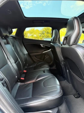 Volvo V40 D4/190hp/R-Design/Панорама/Самопаркиране, снимка 10