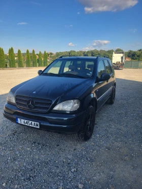     Mercedes-Benz 230