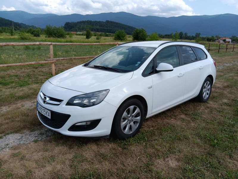 Opel Astra, снимка 1 - Автомобили и джипове - 46454251
