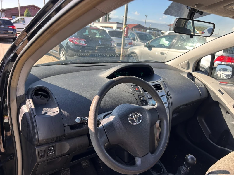 Toyota Yaris 1.3VVT-I EURO 5 ЛИЗИНГ, снимка 11 - Автомобили и джипове - 47364049