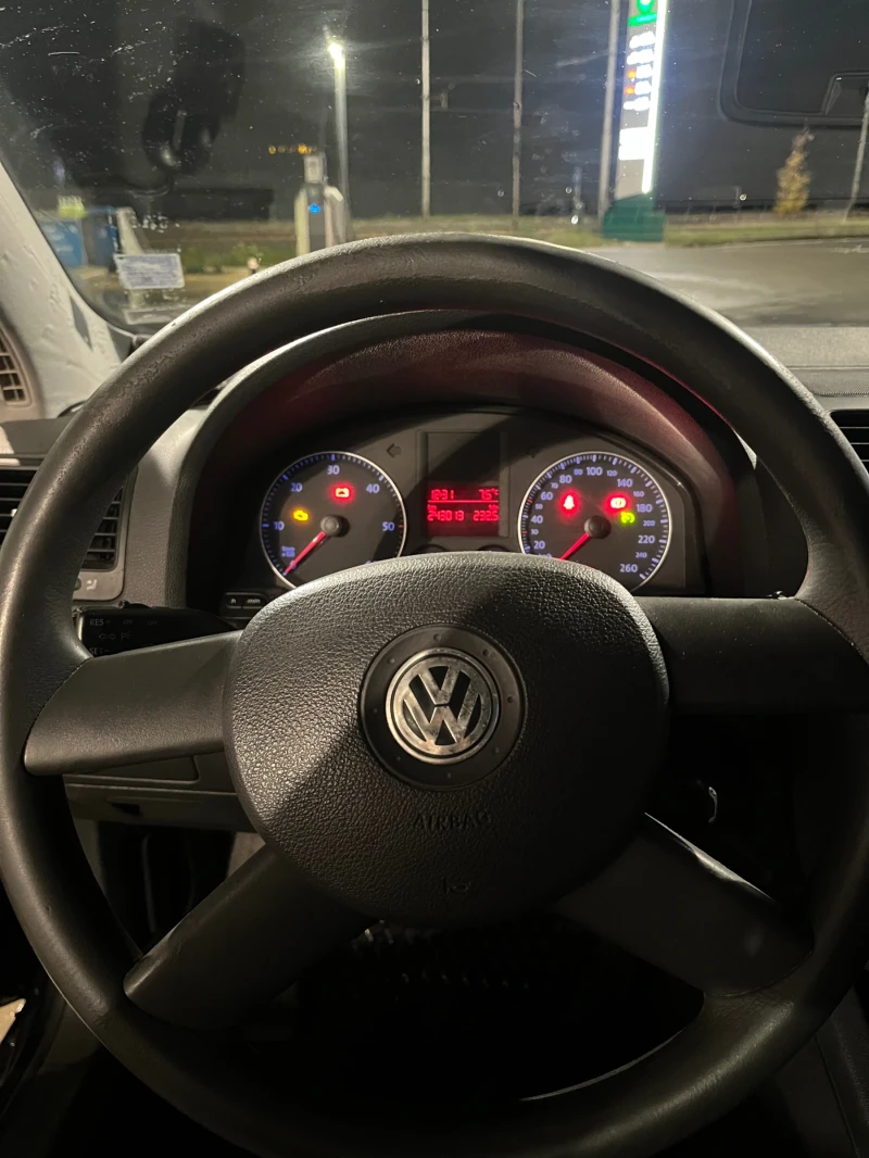 VW Golf 1.9 TDI, снимка 5 - Автомобили и джипове - 48044854