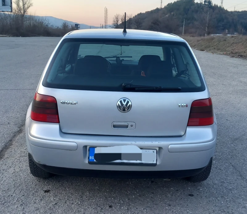 VW Golf 1.9 110, снимка 5 - Автомобили и джипове - 49090616