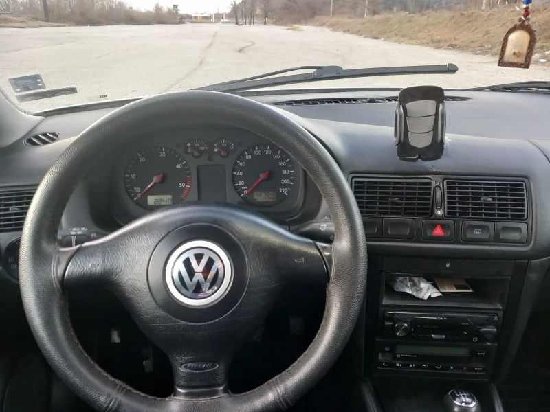 VW Golf 1.9 110, снимка 10 - Автомобили и джипове - 49090616