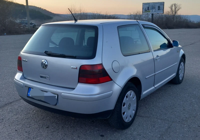 VW Golf 1.9 110, снимка 6 - Автомобили и джипове - 49090616