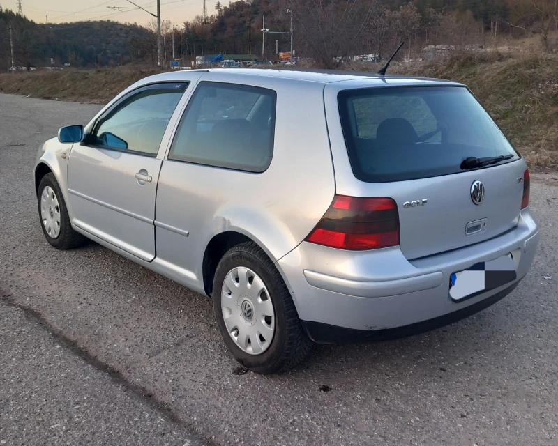 VW Golf 1.9 110, снимка 4 - Автомобили и джипове - 49090616