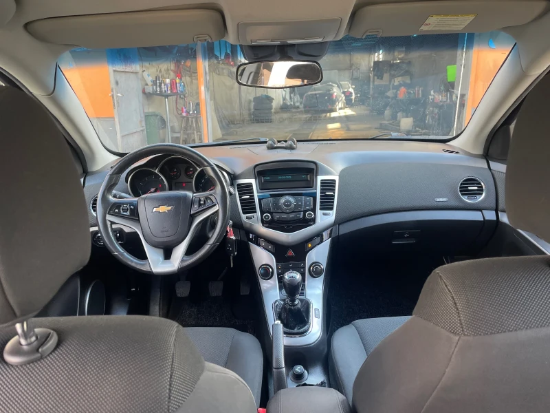 Chevrolet Cruze 1.8 Бензин/Газ, снимка 9 - Автомобили и джипове - 49249229