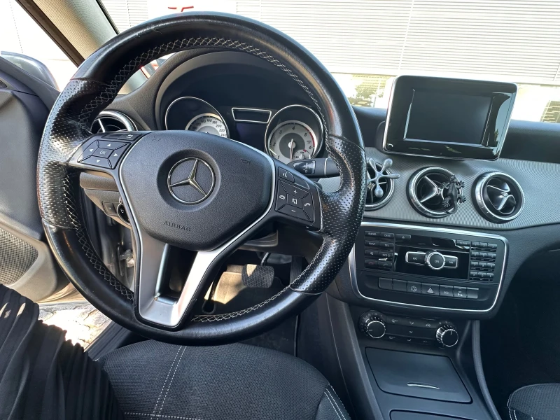 Mercedes-Benz CLA 220, снимка 4 - Автомобили и джипове - 52865928