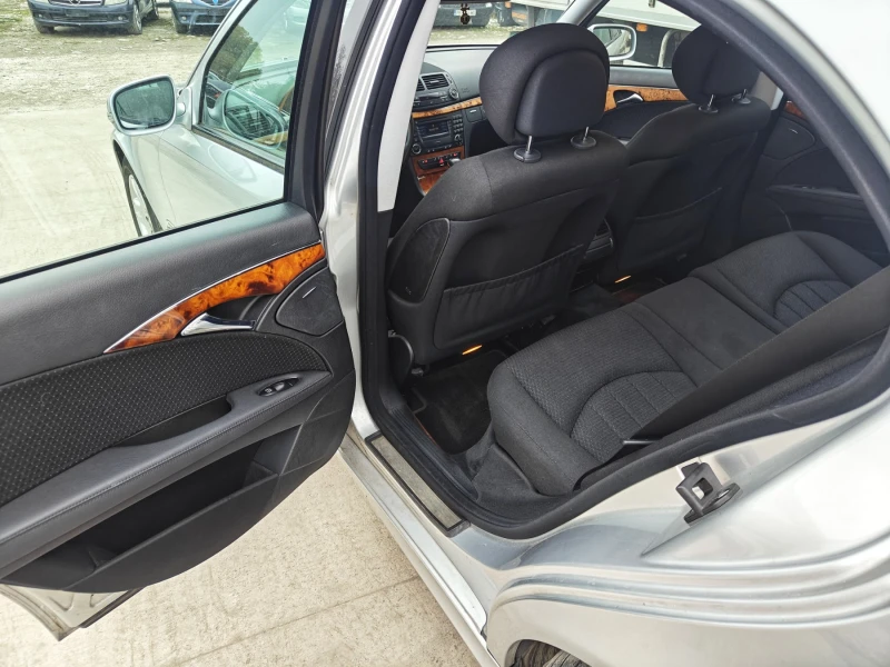 Mercedes-Benz E 220 CDI, фейслифт, снимка 5 - Автомобили и джипове - 52447391
